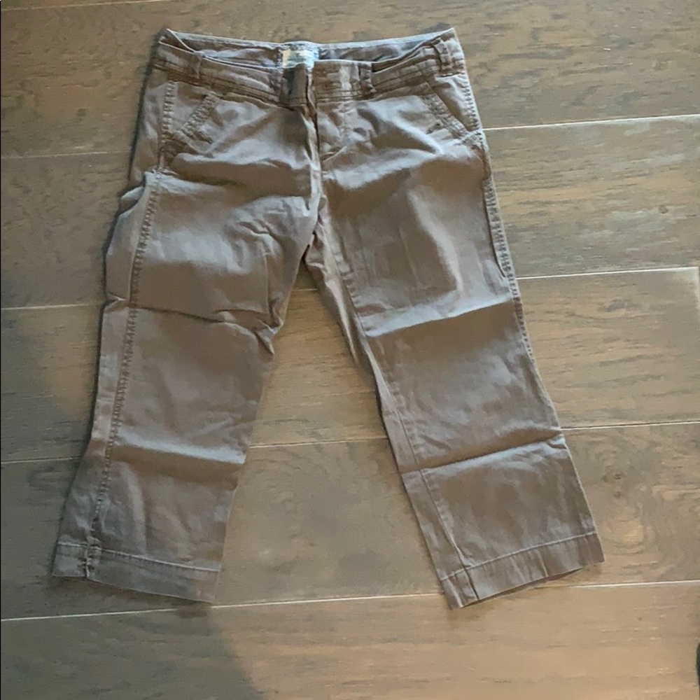 Capri pants
